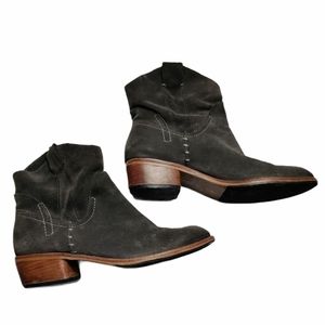 Dolce Vida suede ankle boots size 10